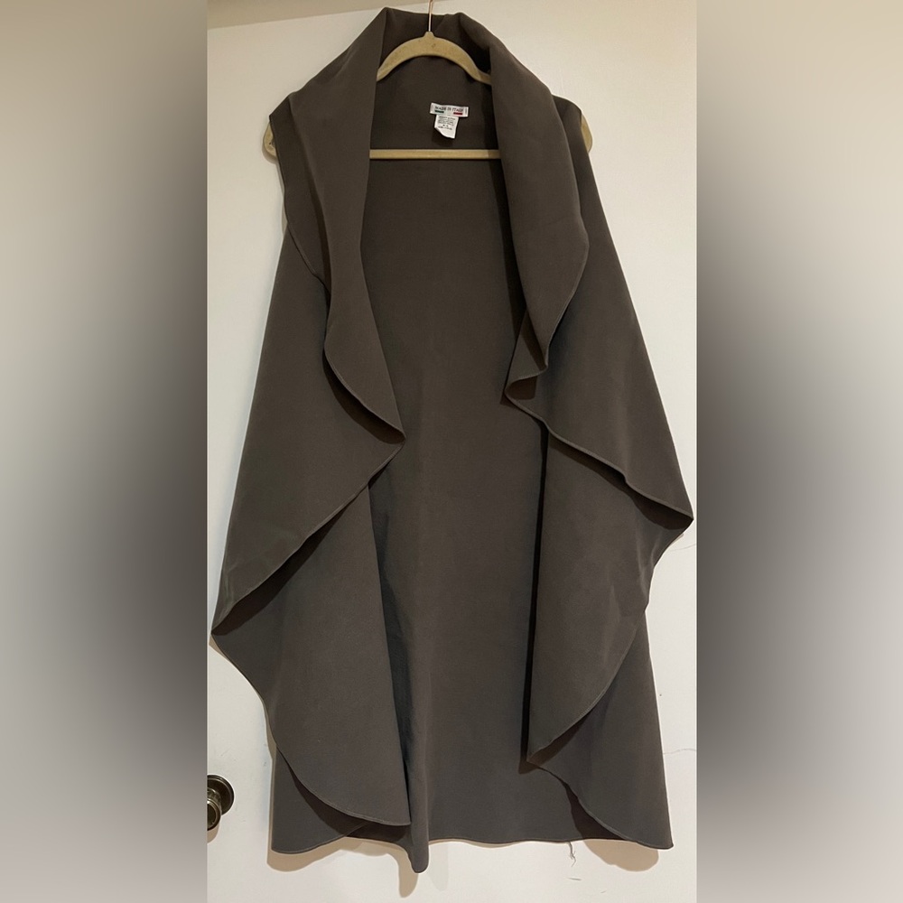 Women’s Wool Sleeveless Taupe Cape